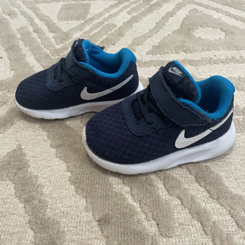 Nike Kids Dark Blue and White Sneakers